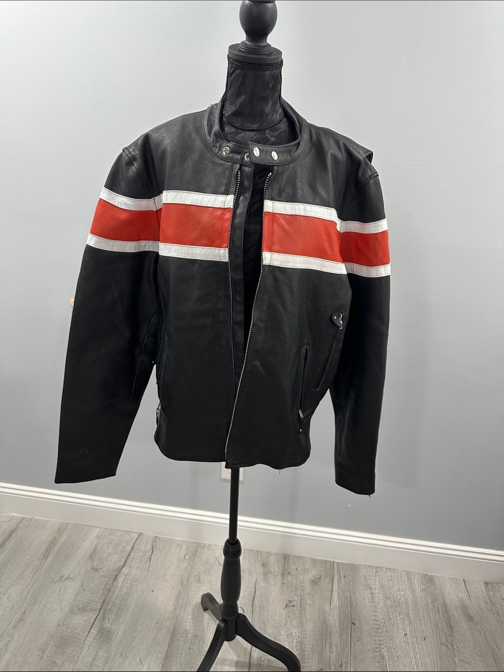 Vintage Genuine Leather Wild Wear black jacket (biker’s jacket )